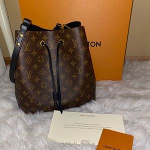 SOLD. Louis Vuitton bucket bag neonoe bag